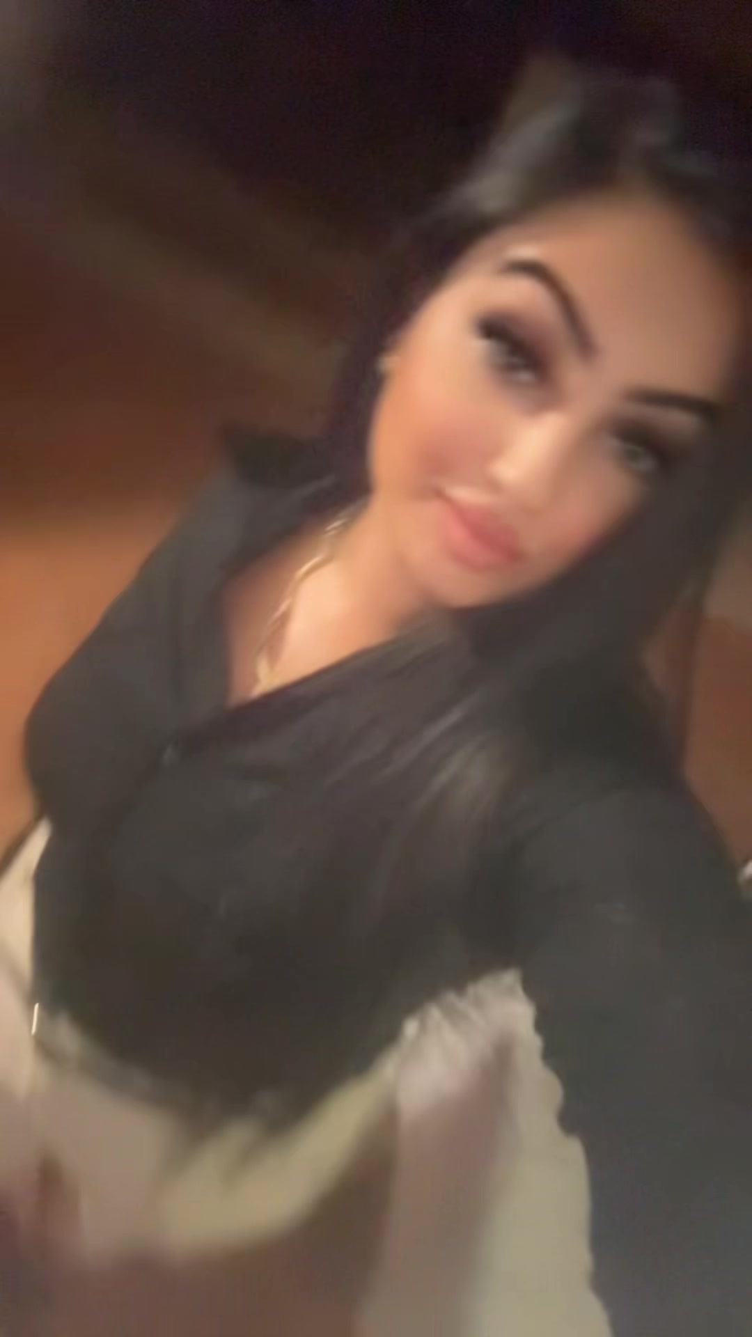 @Vivike007💋