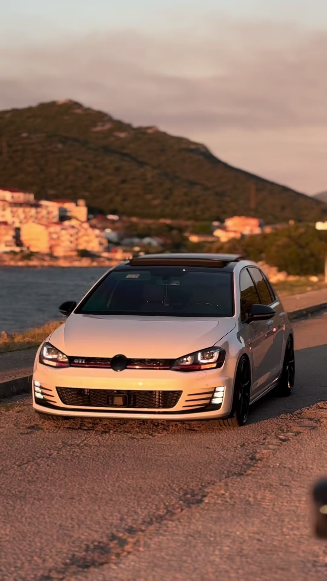 @WHITEGTI