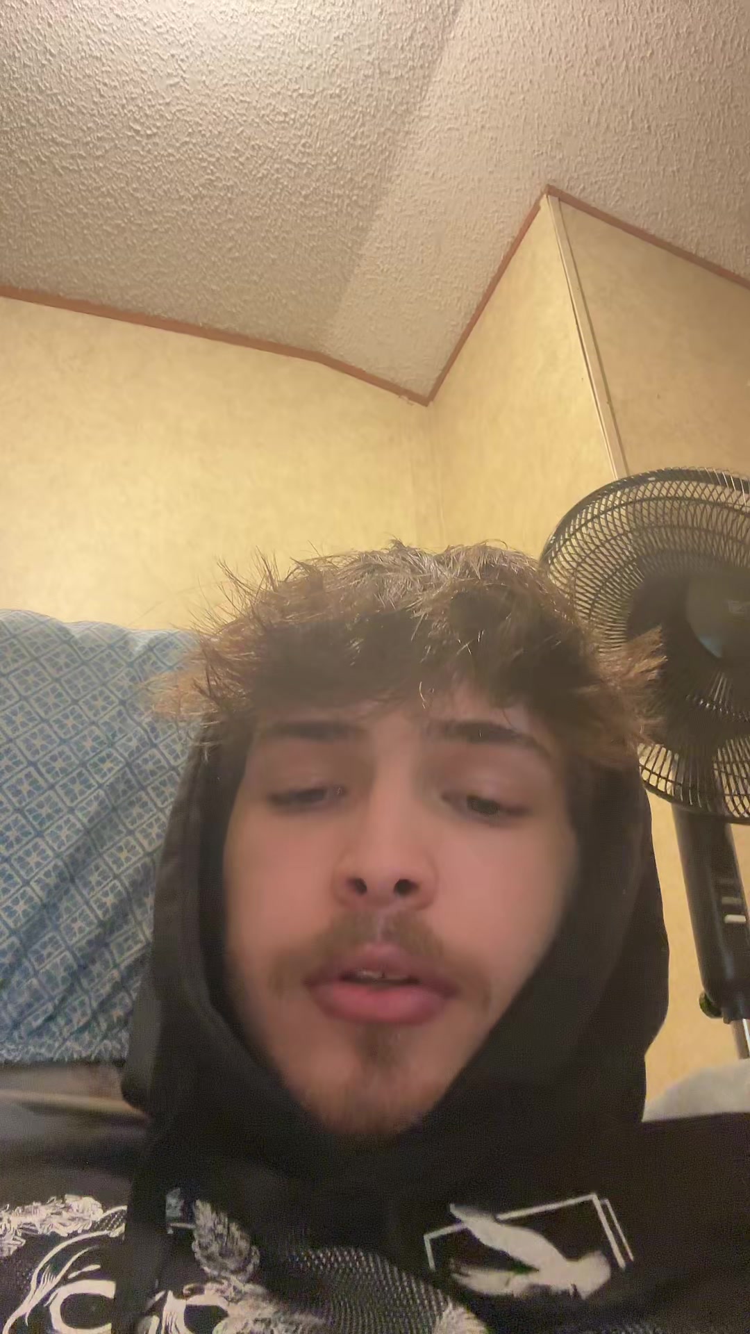 @️