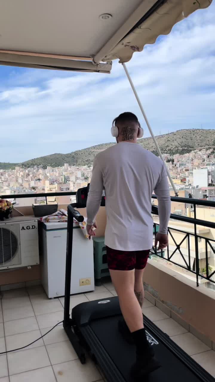 @Nikoslivanos