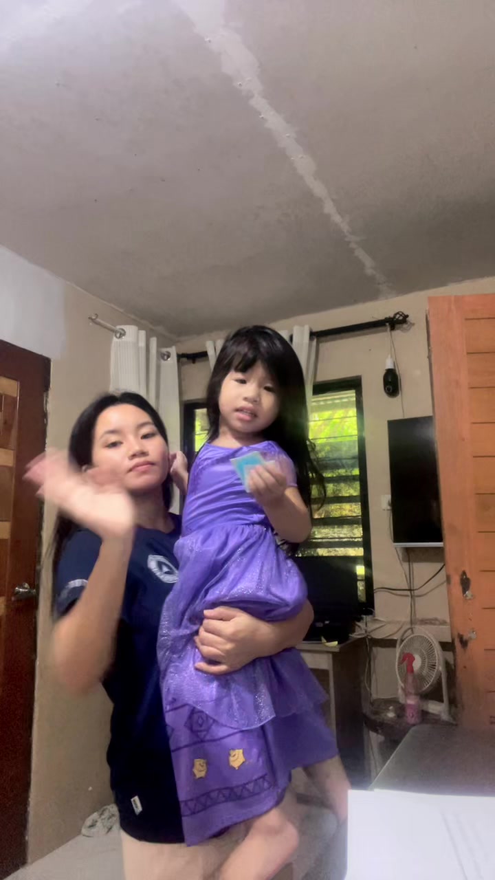 @Kiara-Kaori Twins