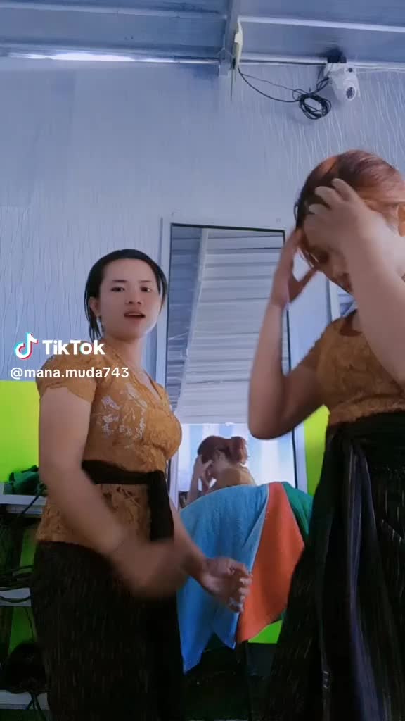 @istri ewin😊🥰