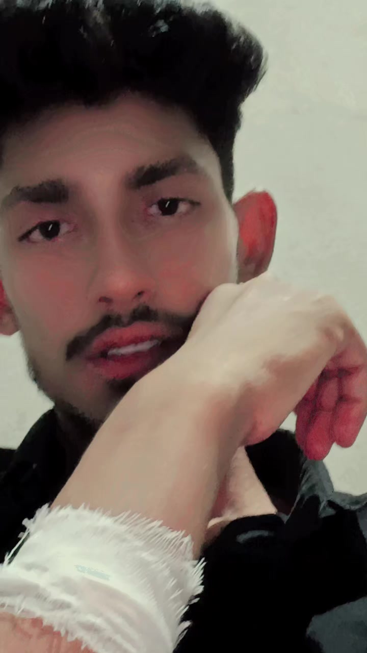 @H A S I V ★ ★ >