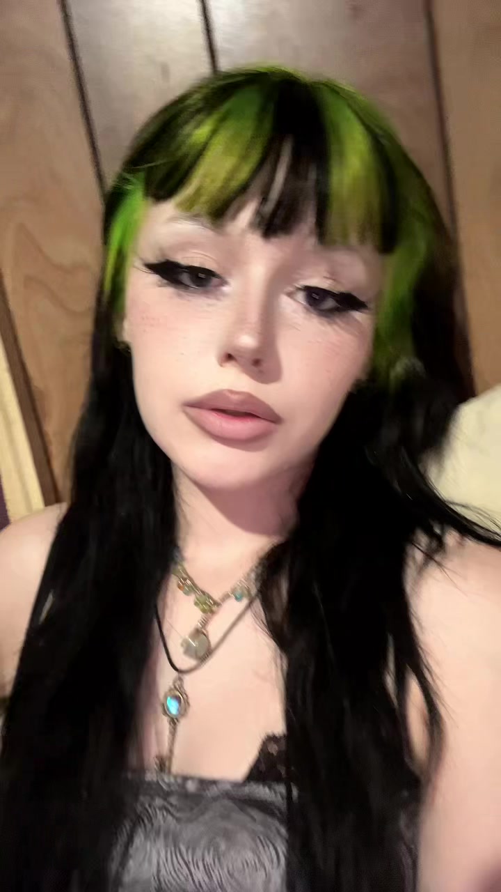 @2Girls1SlurpJuice