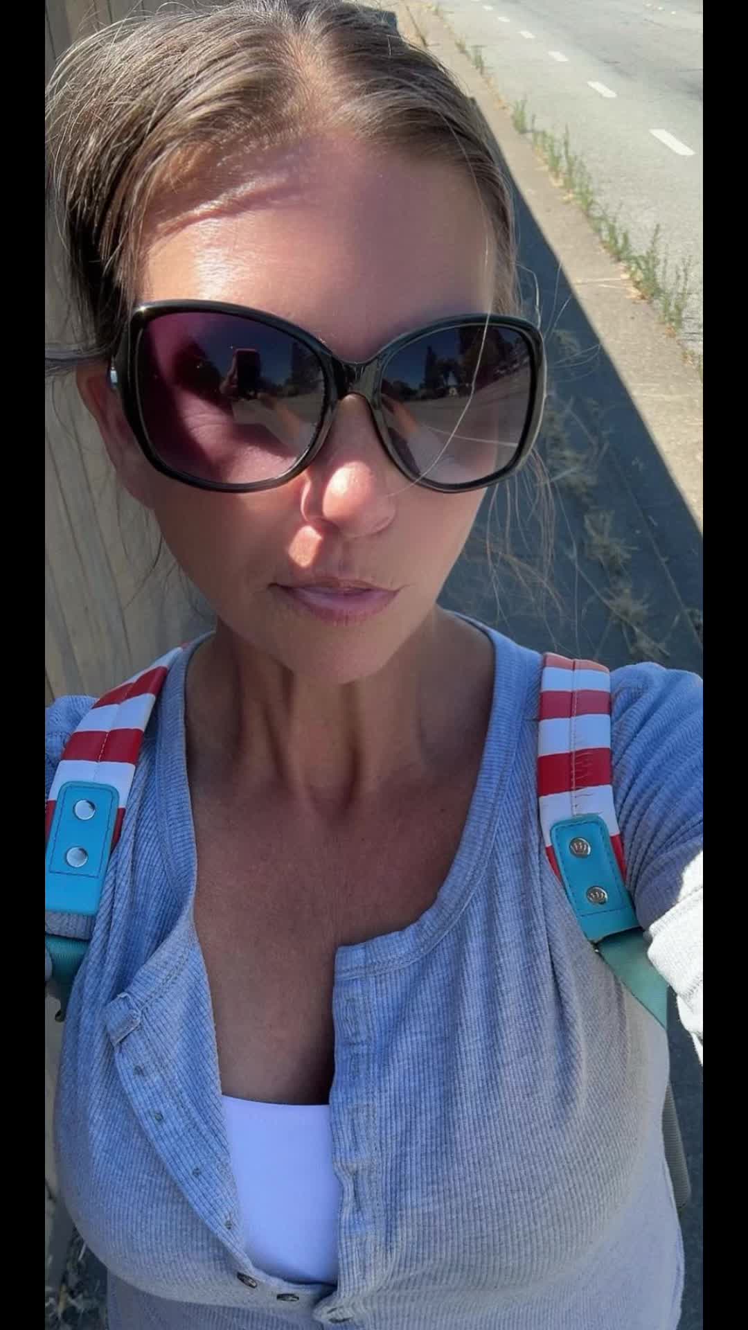@kellyintherawrr🦖&trade;️