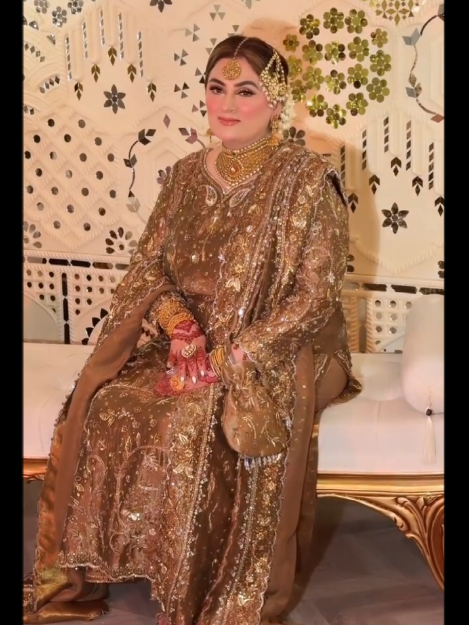 @bridal_house
