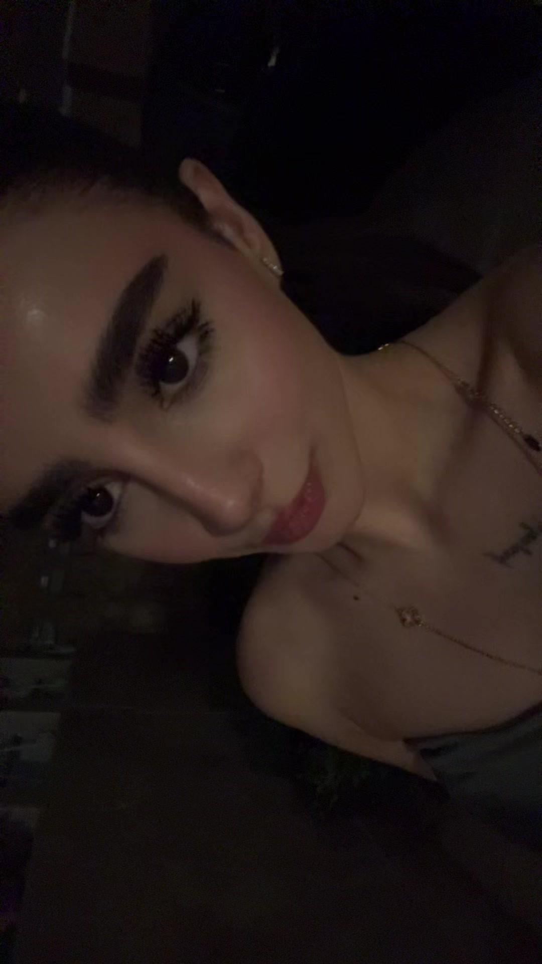@melikakhakbazz