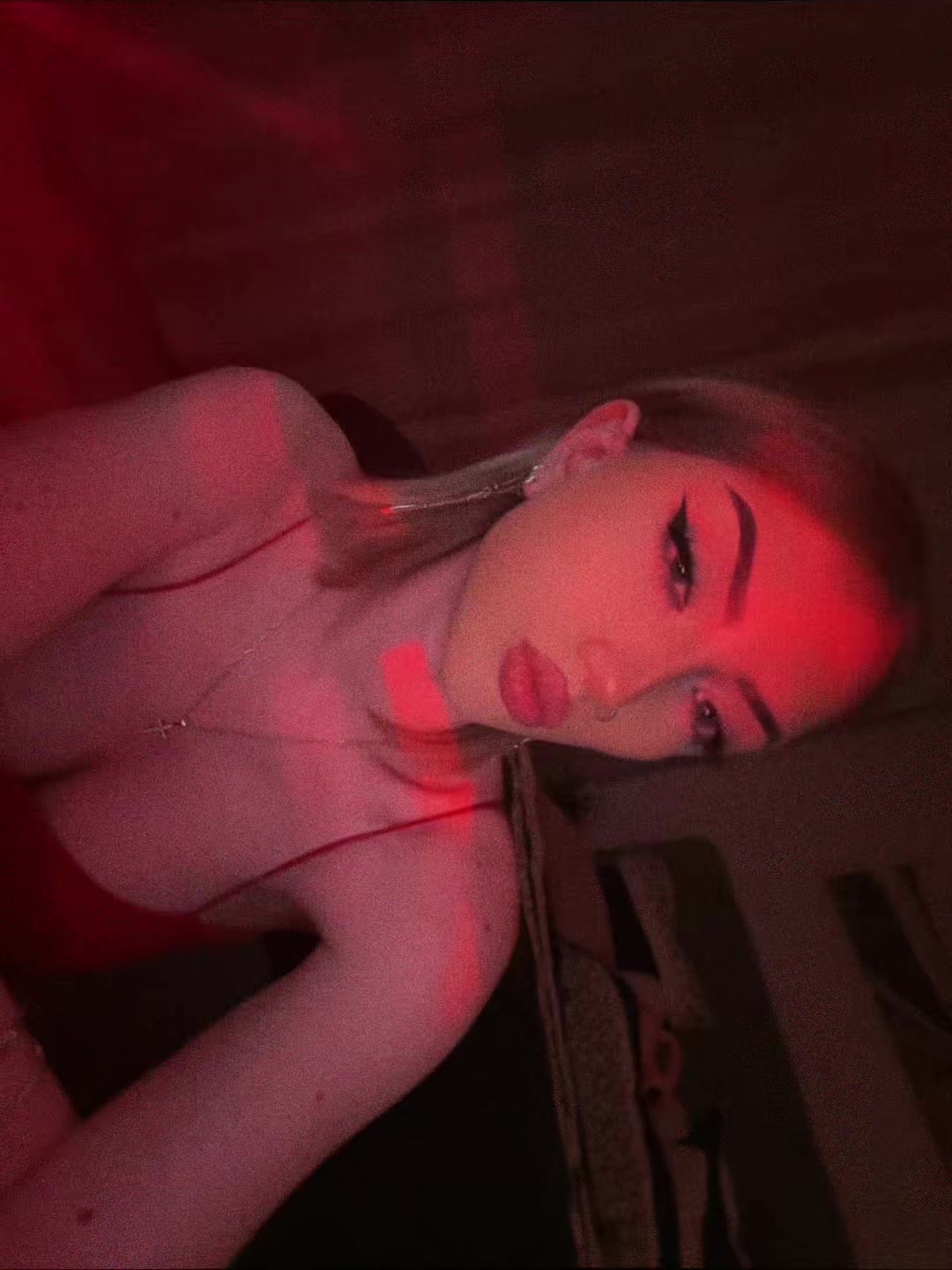 @🖤