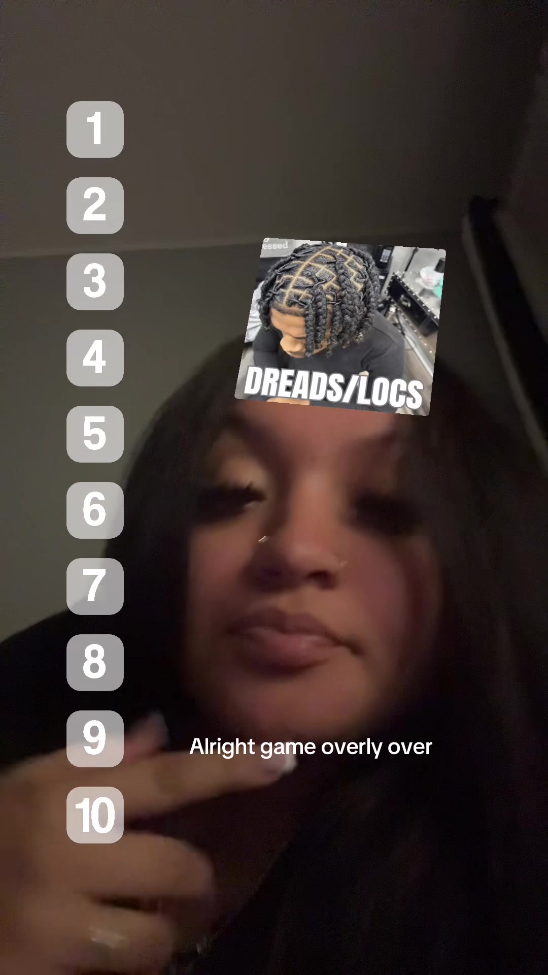 @_actuallydezlyn