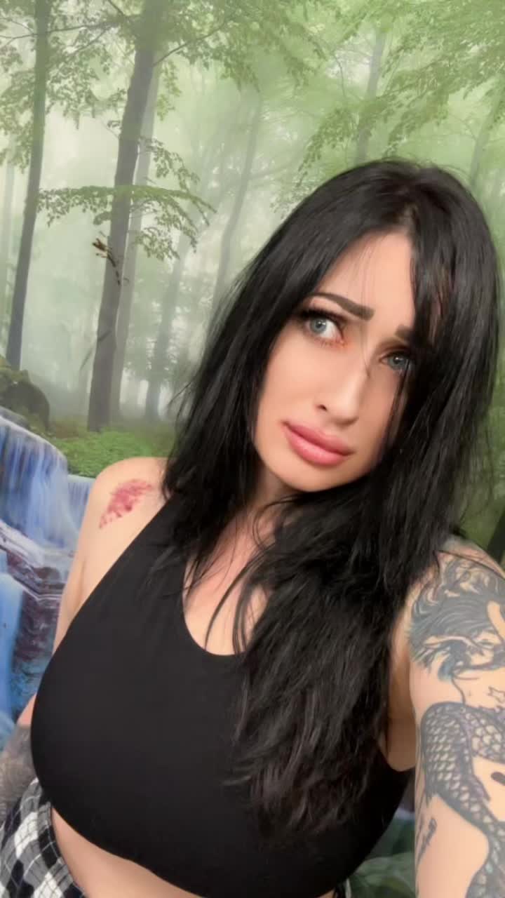 @Valentina Marie