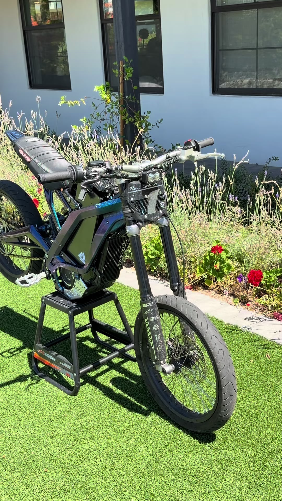 @VZ. LBX