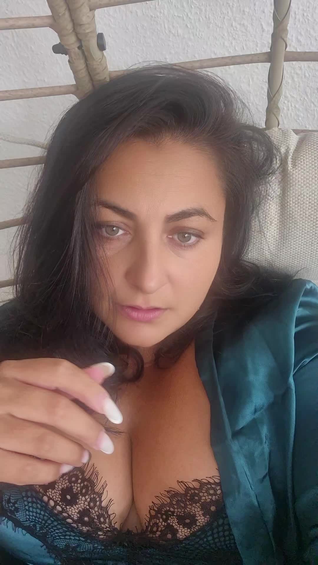 @CarmenAdelinne