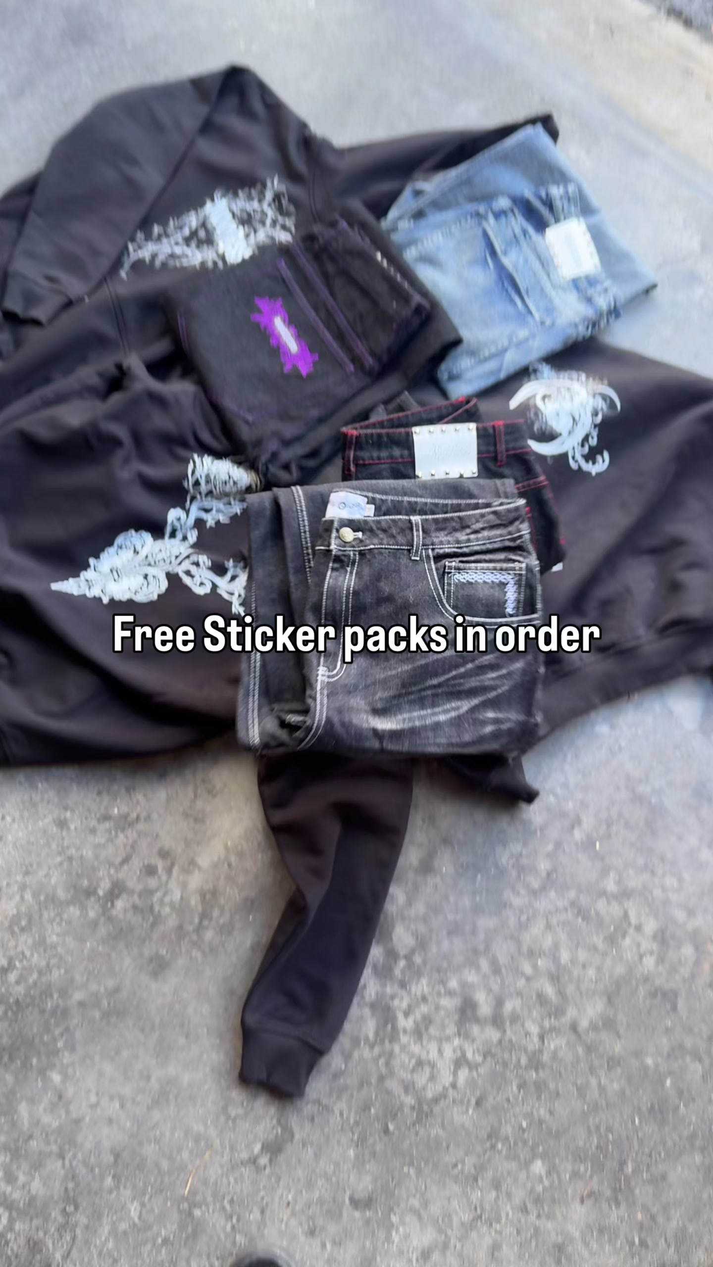 @m.o.o.n.l.e.s.s.store