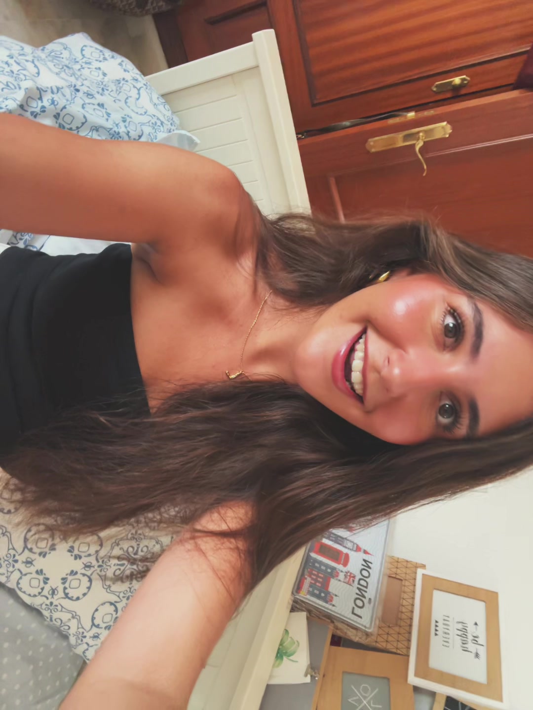 @lolaaa