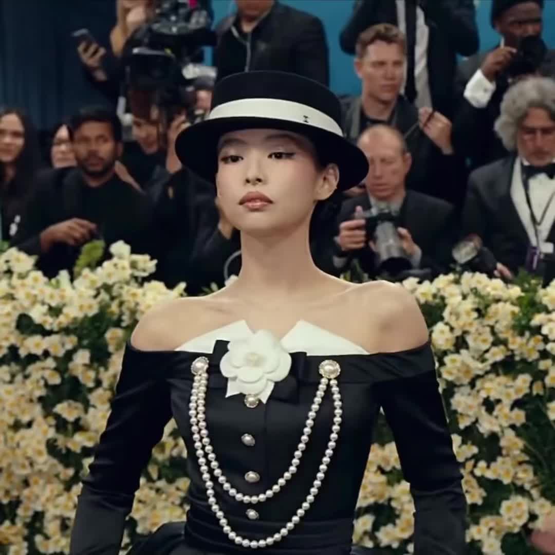 @<3