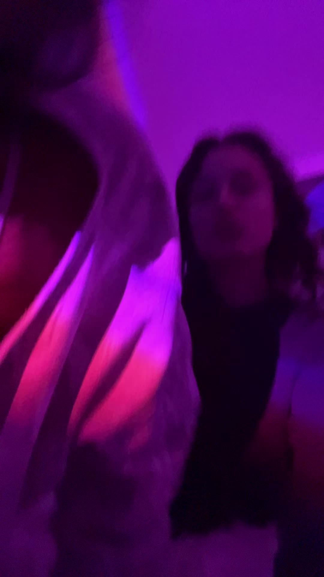 @Ava