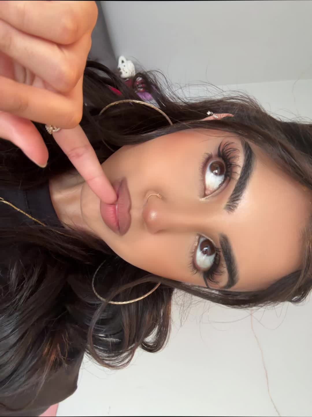@arooj