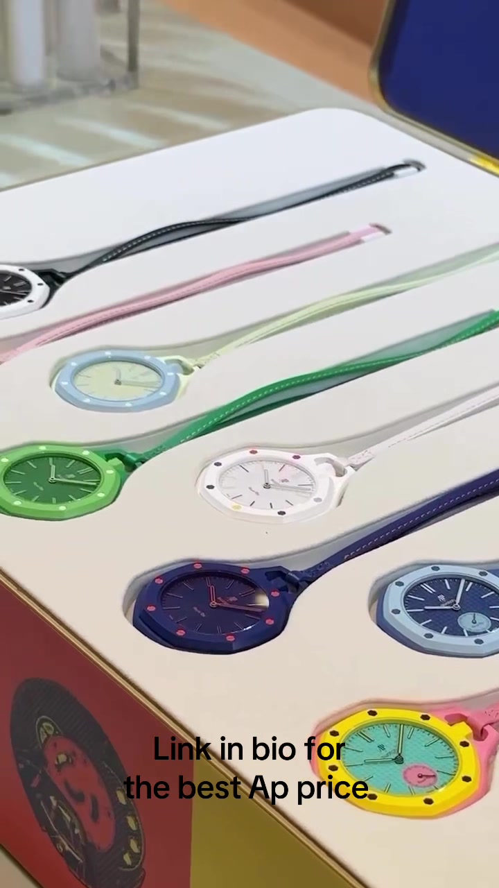 @AP Royal Wrist