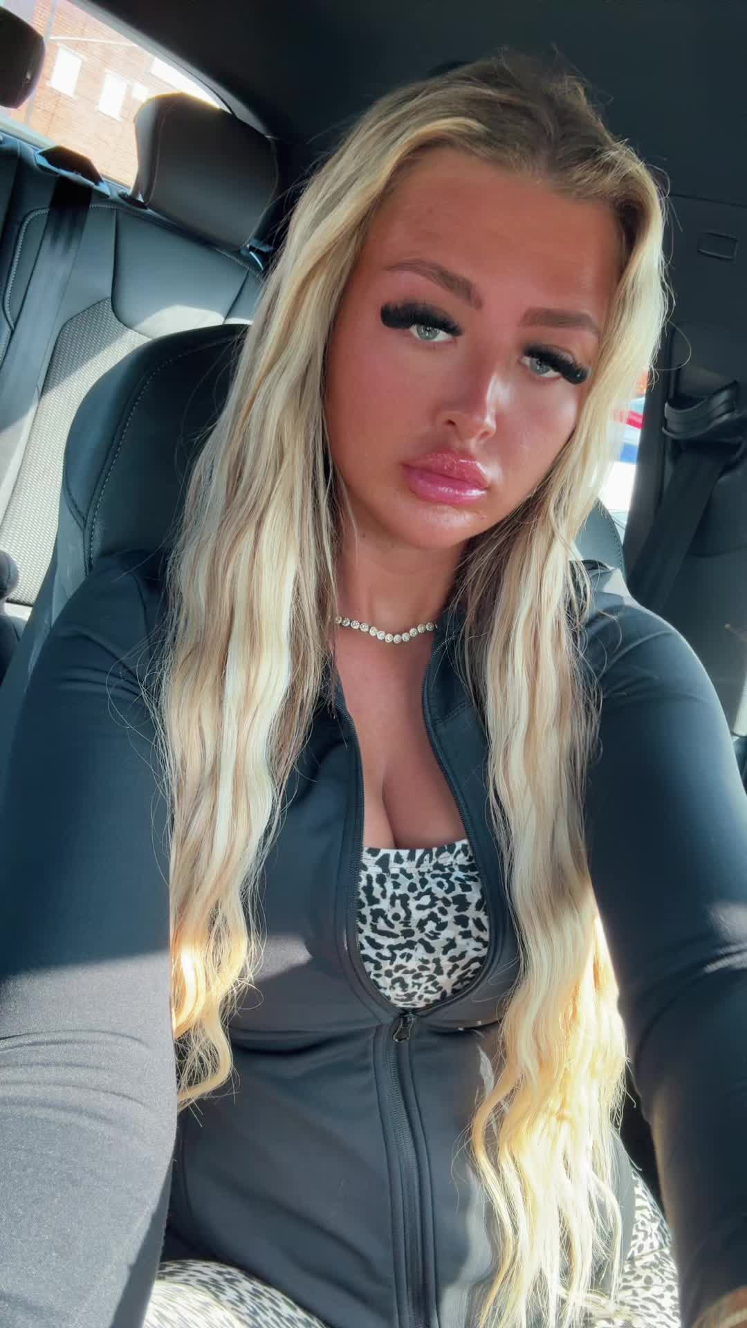 @𝕲𝖊𝖒𝖒𝖆 𝖑𝖔𝖚👑