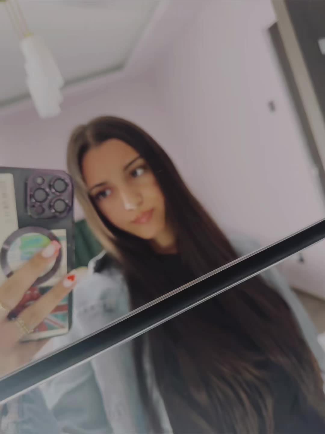 @Thereal𝓵𝓪𝓿𝓲𝓷𝓲𝓪💋