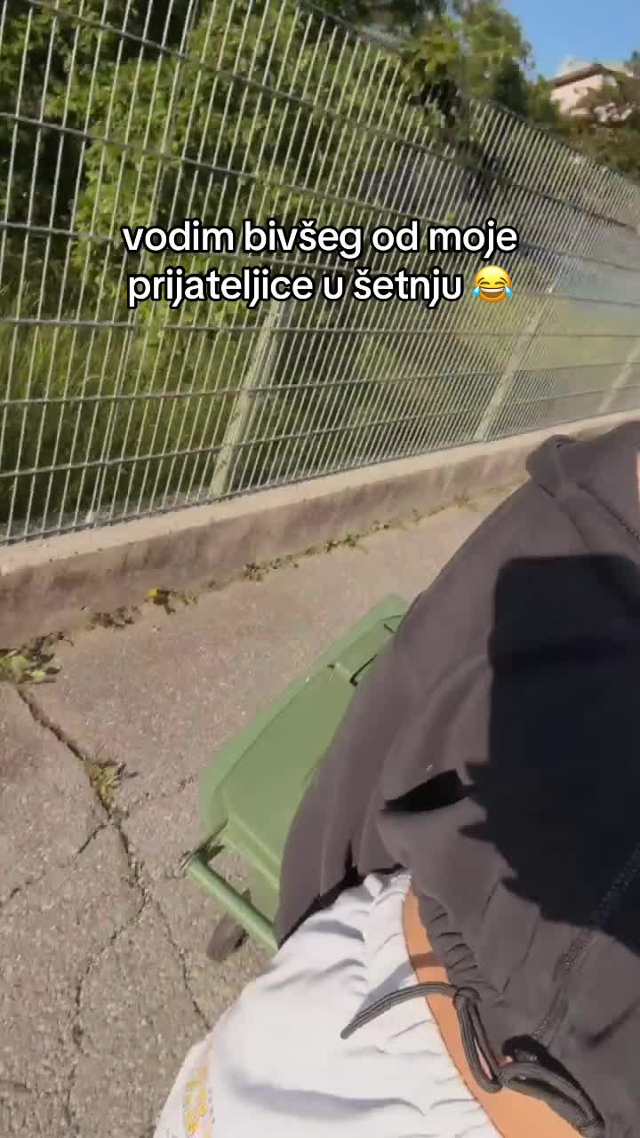 @Bella
