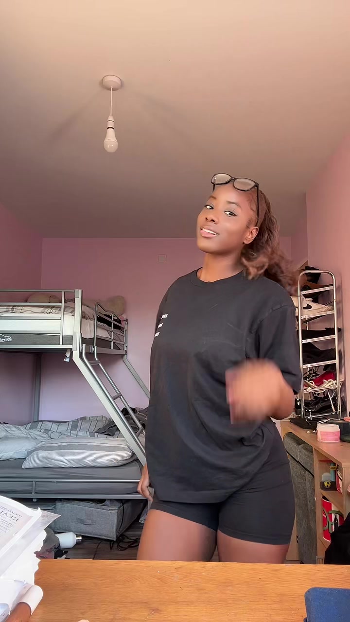 @whosdunnzzz