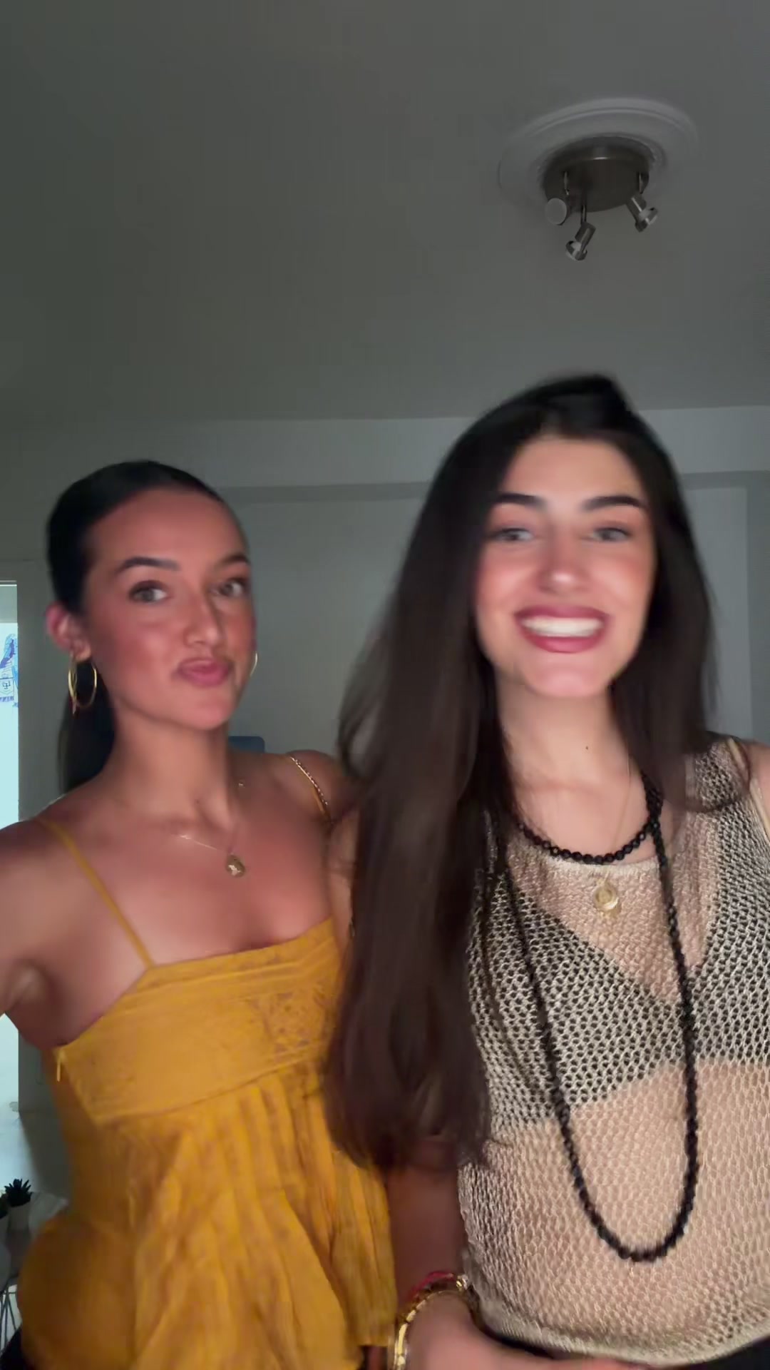 @maría