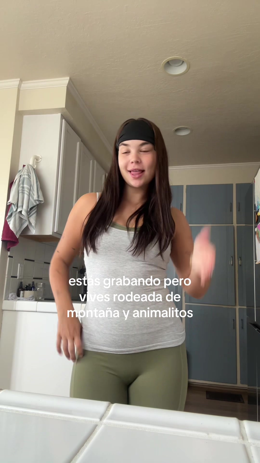 @Nora Presente