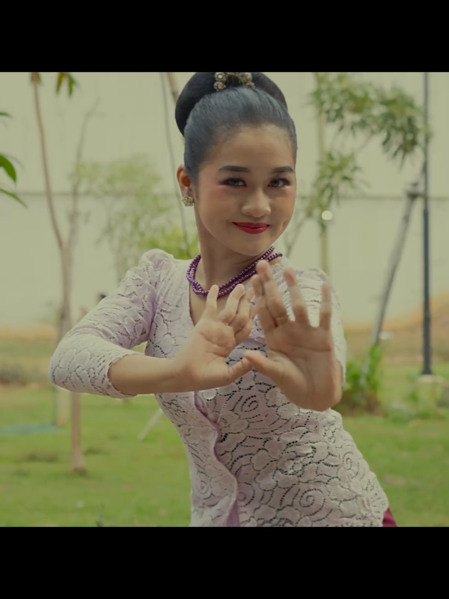 @oi khansa7