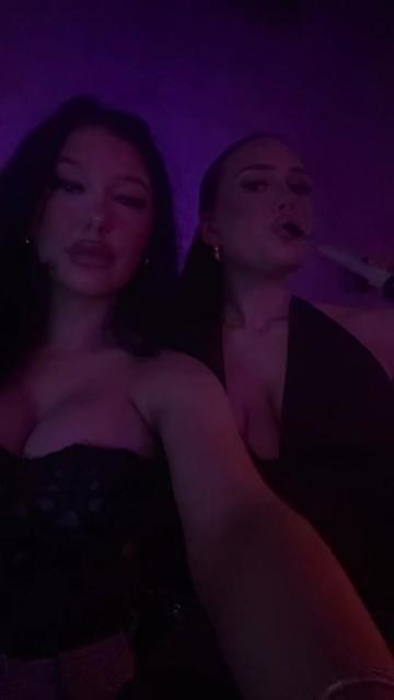 @ellaxo