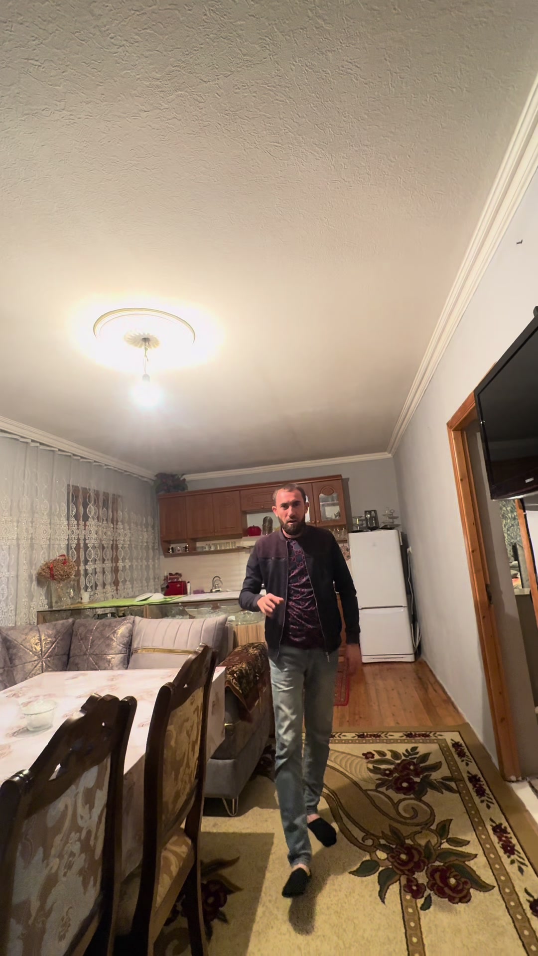 @Əmlak&ccedil;ı Ərəstun