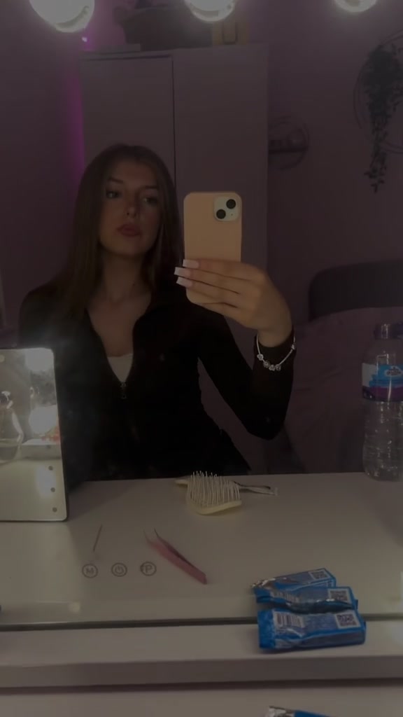 @freyahowlett
