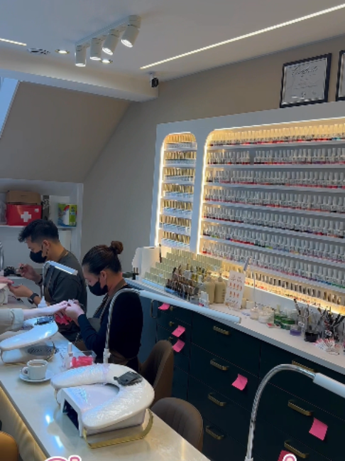@Glamorous Nails & Spa