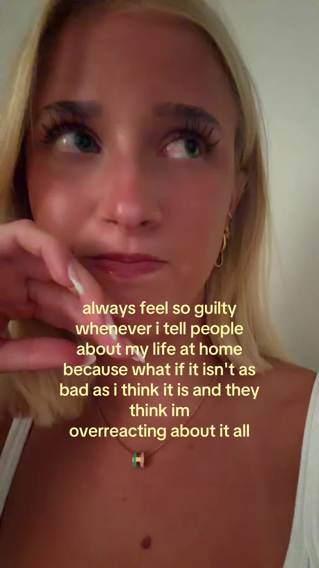 @theelliebarker