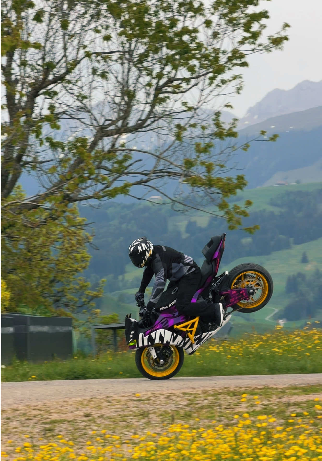 @Michi_stuntrider