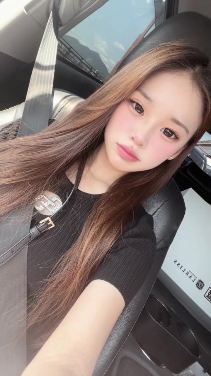 @ゆな☺︎