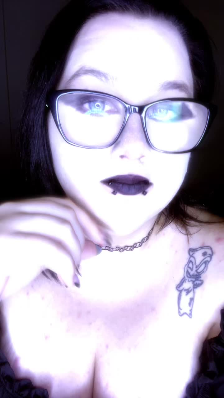 @sp00ky_treats