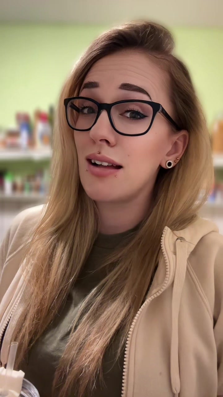 @Elli