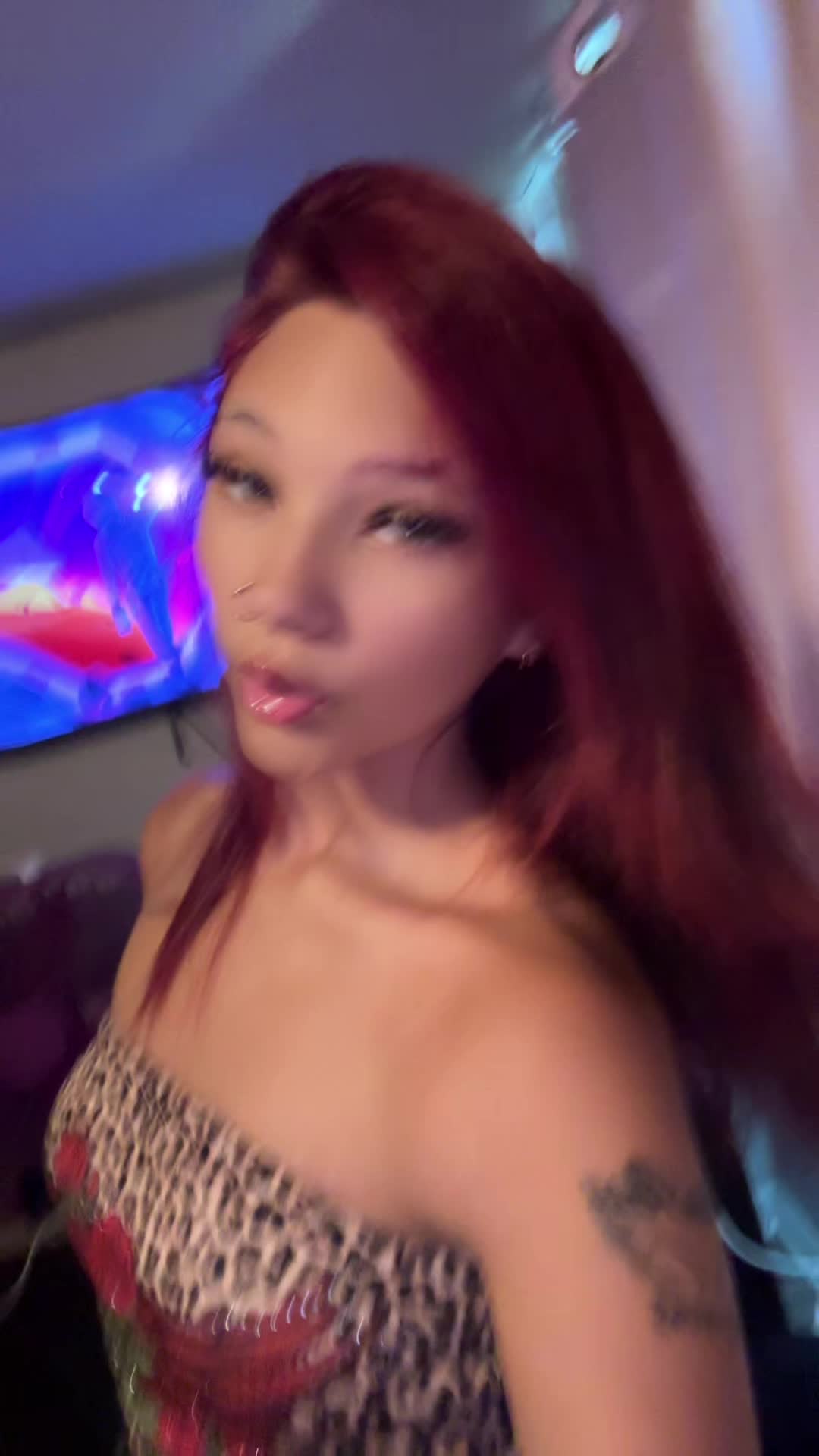 @𖣂