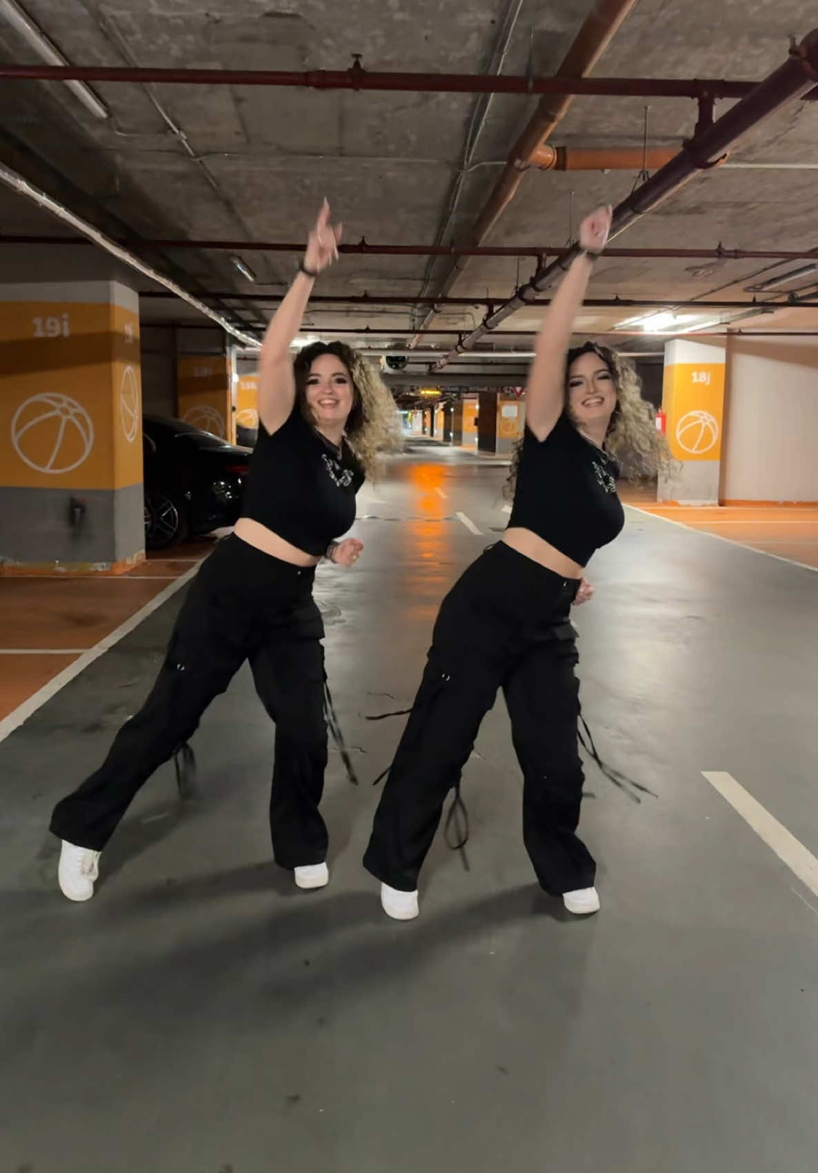 @🖤Ioana&Maria🖤