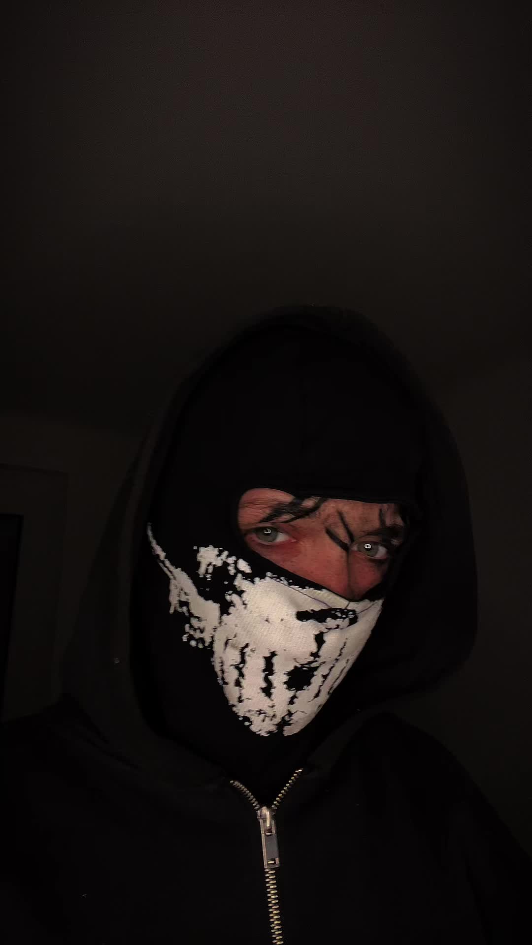 @xvaultx19