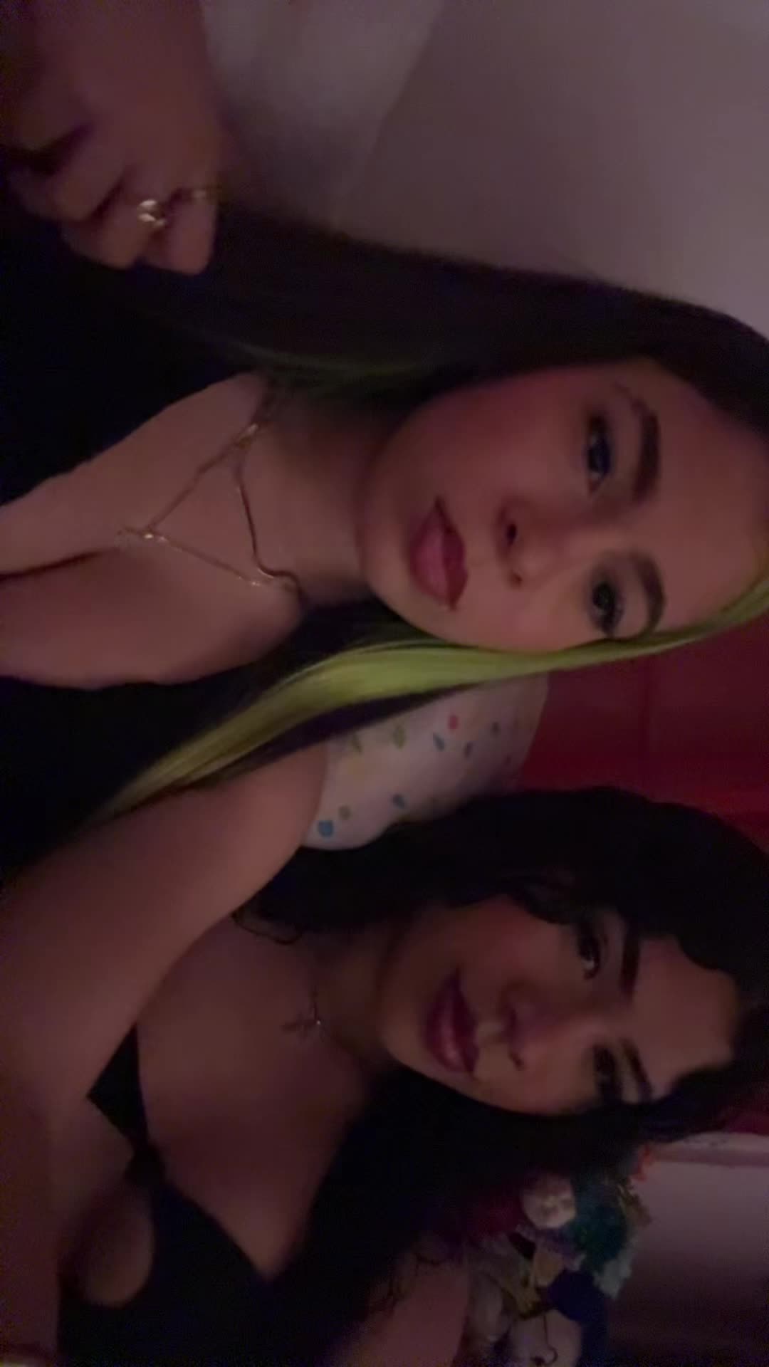 @𝐲𝐞𝐲𝐢𝐢<𝟑