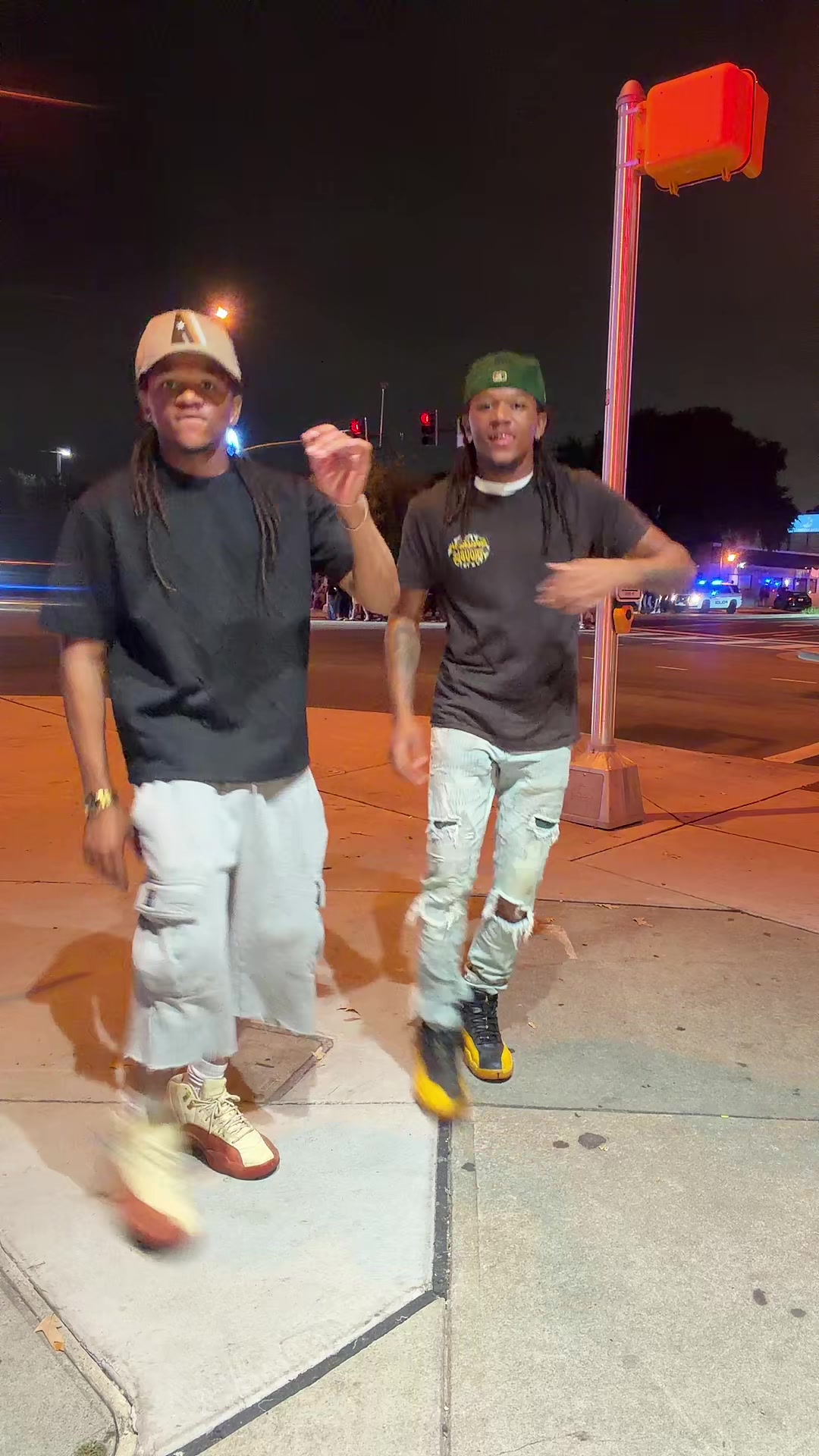 @Ghettotwins_