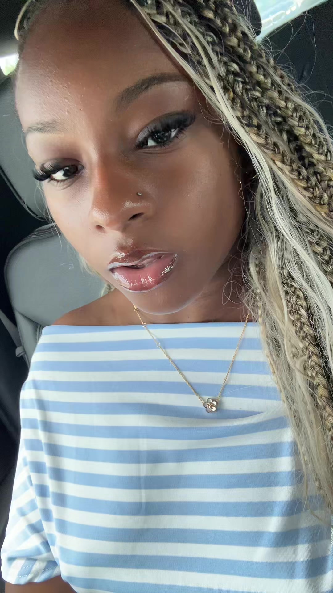 @vickyyy💋