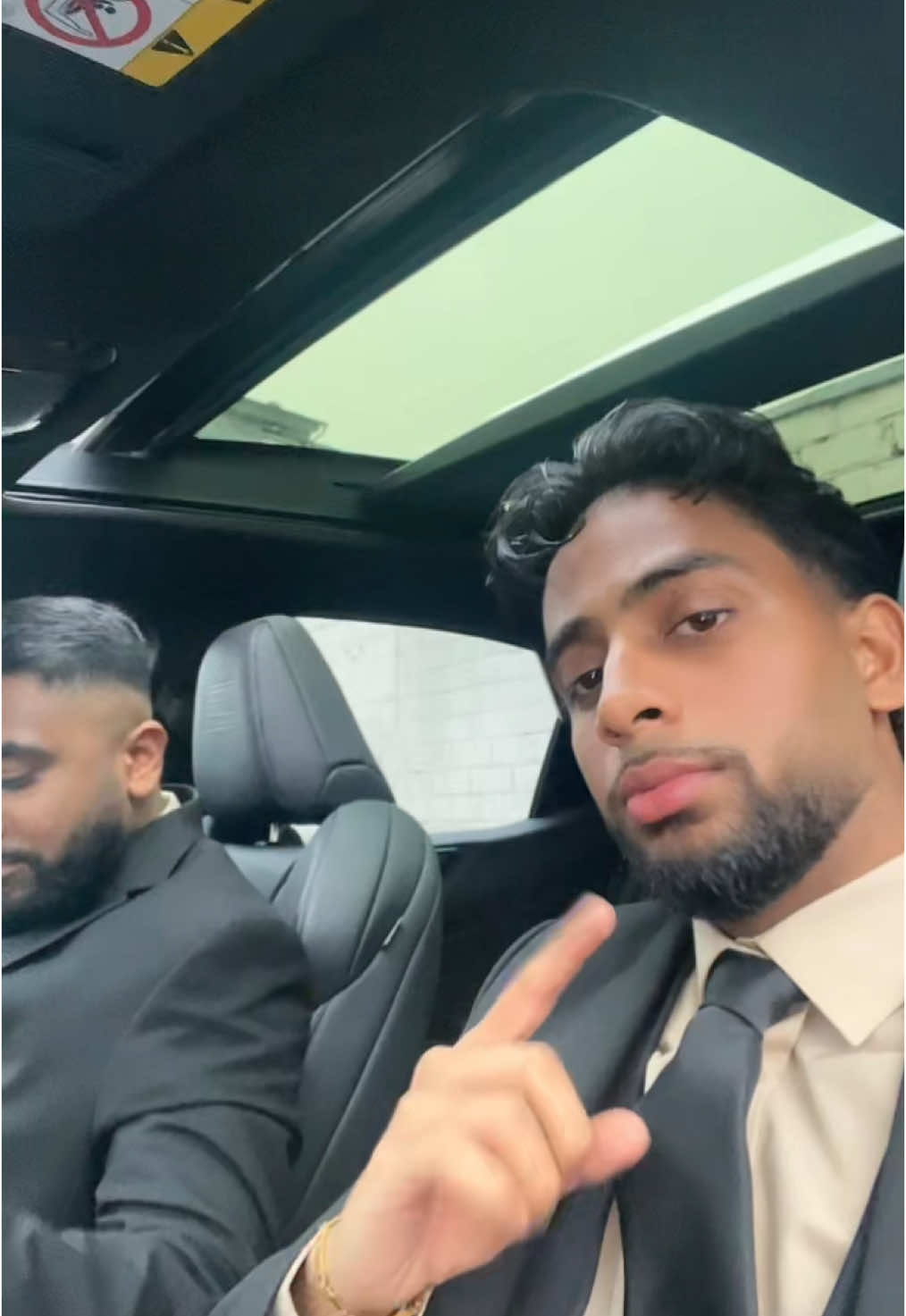 @Vinushan