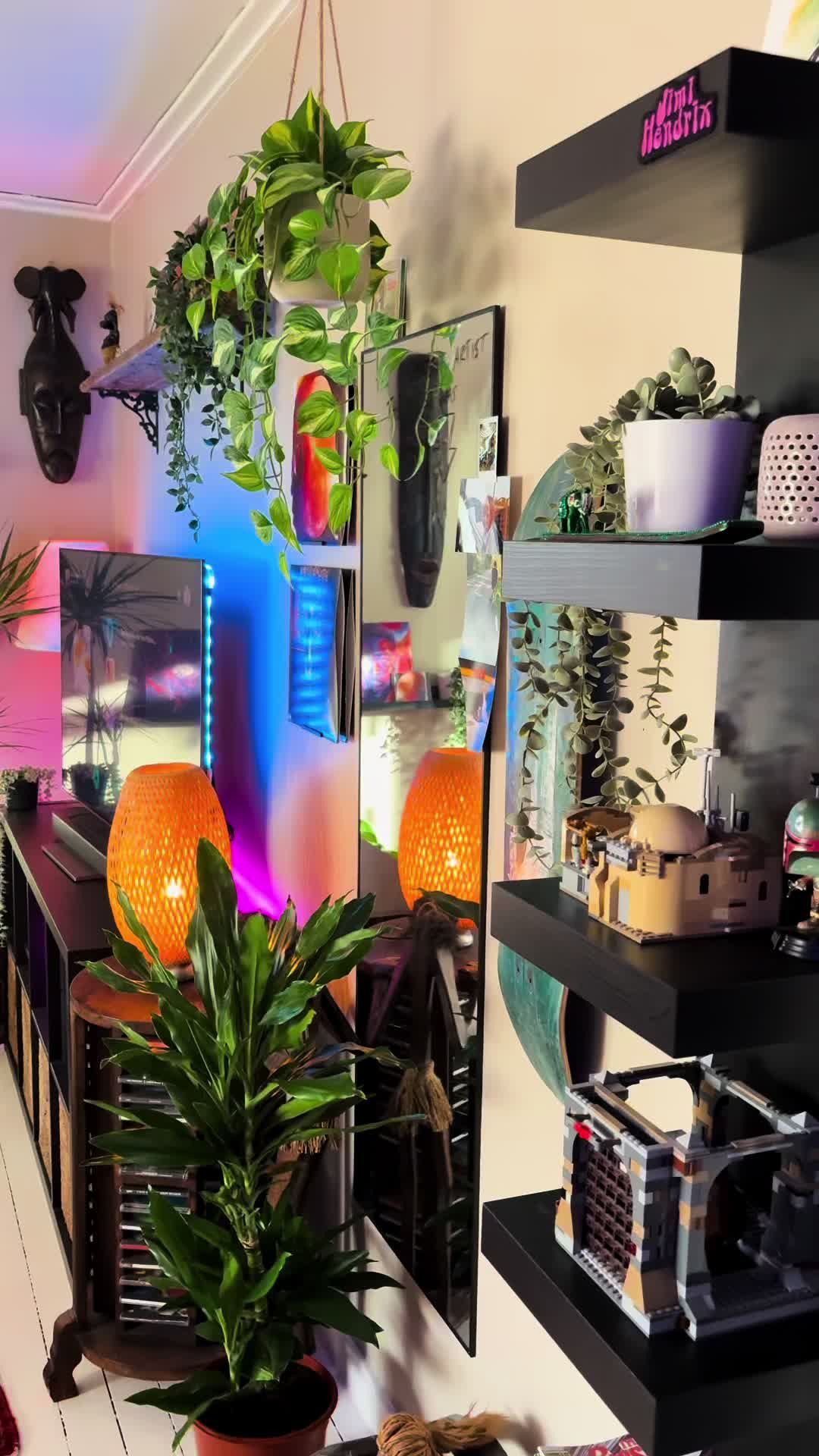 @Tom.solace𖣂