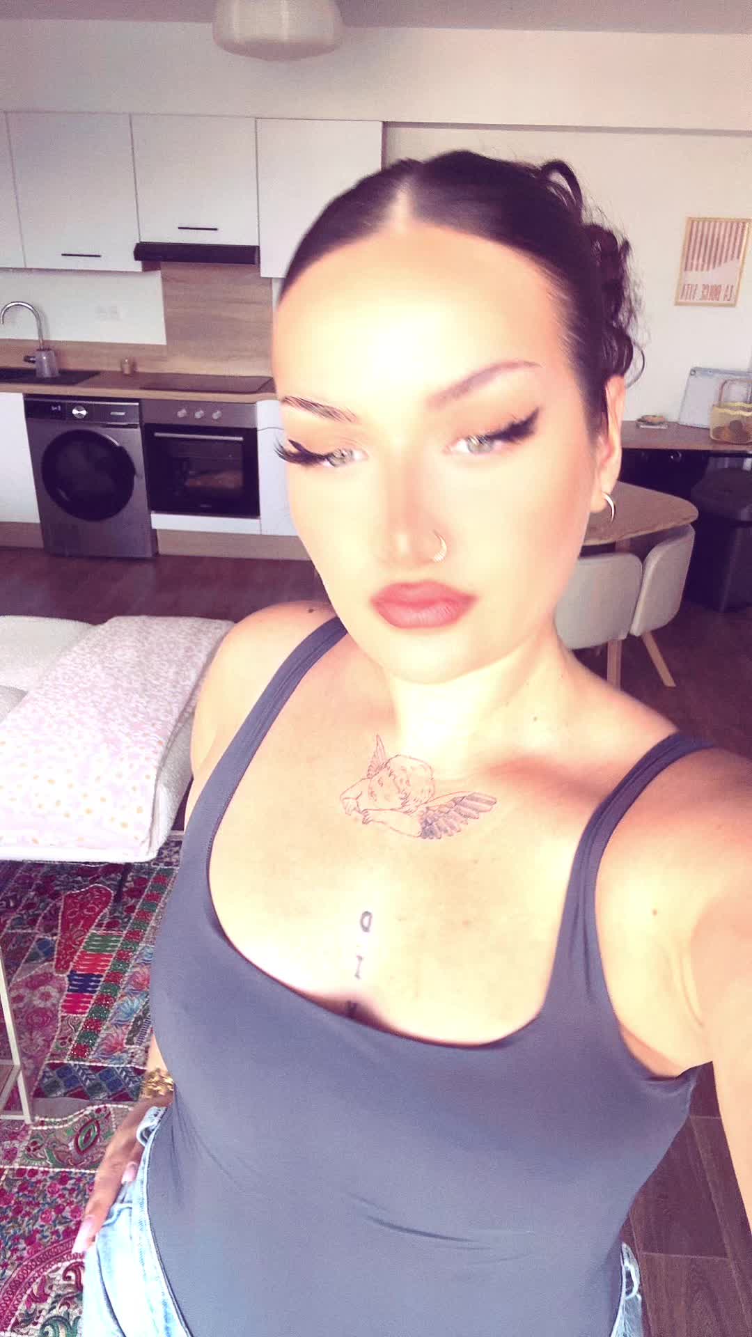 @L&eacute;onie Dgt