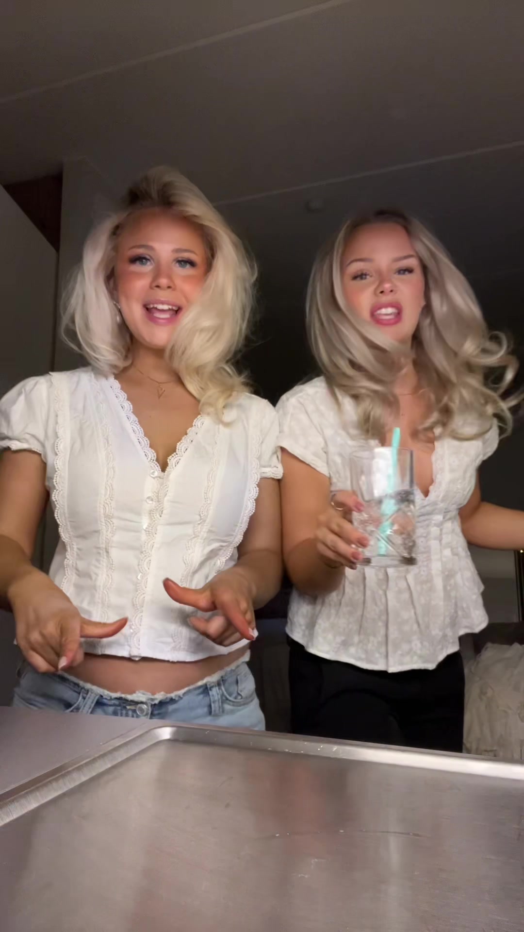 @The blondies🍸🧘🏼♀️🤍🪩🎧