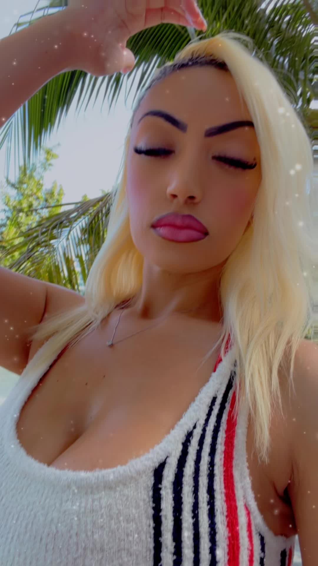 @Valdina_D