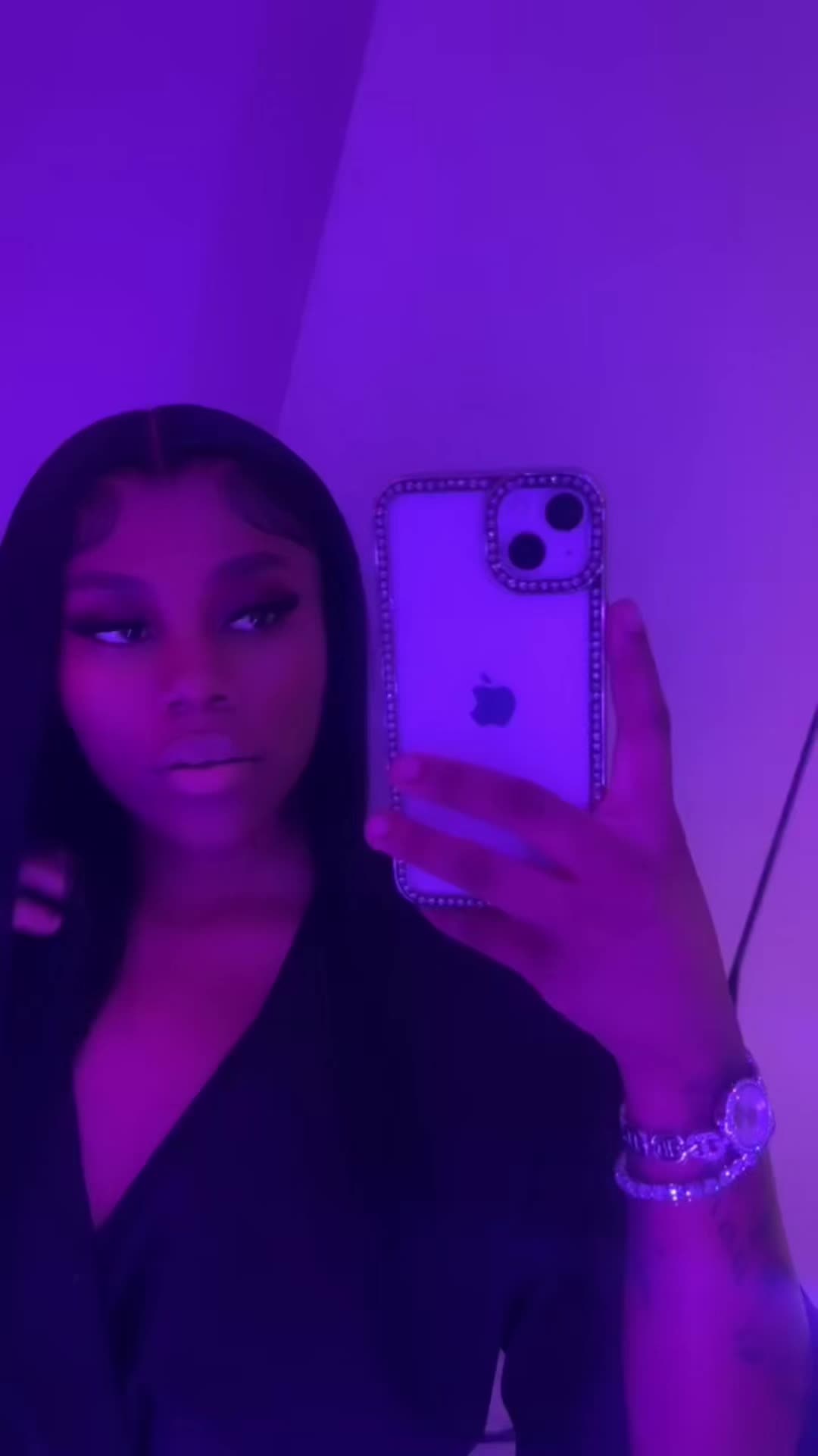 @𝐓𝐀𝐍𝐈𝐒𝐇𝐀🖤